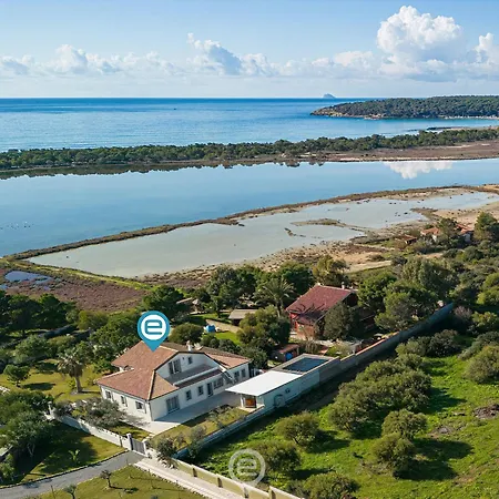 Golden Dunes Luxury Villa - Porto Pino Beach فيلة بورتو بينو